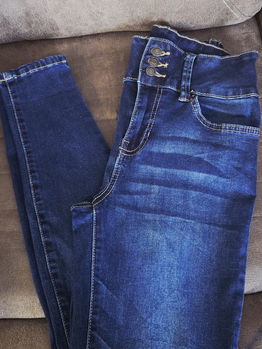 Women's High-Rise Indigo Skinny Jeans with Triple-Button Waist